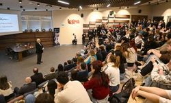 Anadolu Üniversitesi'nde öğrencilere iletişimin altın kuralları anlatıldı