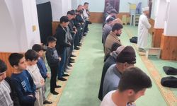 Anamur'da teravih namazı çocuklar için bayrama döndü