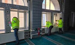 Ardahan'da Ramazan öncesi camilerde temizlik