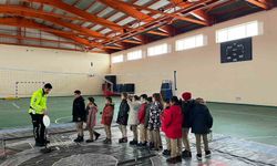 Arpaçay'da öğrencilere temel trafik eğitimi verildi