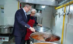 Ayvalık Belediye Başkanı Mesut Ergin: 'Ramazan paylaşmaktır.'