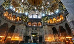 Bakan Ersoy açıkladı: 'Ayasofya'da süreç devam ediyor, Sultanahmet'te çalışmalar tamamlandı'