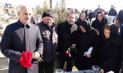 Bakan Uraloğlu Malatya'da deprem şehitliğini ziyaret etti