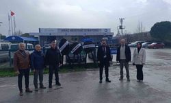 Balıkesir'de TÜVTÜRK önünde siyah çelenkli protesto