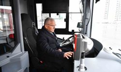Başkan Büyükkılıç, çevreci ve yenilenebilir elektrikli otobüs ile bisikletleri inceledi