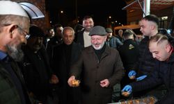 Başkan Çolakbayrakdar her gün bir mahallede