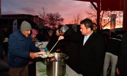 Başkan Erkan Aydın Panayır'da vatandaşlarla gönül sofrasında buluştu