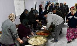 Başkan Hakan Şehirli komşularıyla aynı sofrada