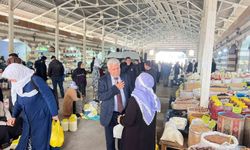 Başkan Karamehmetoğlu, esnaf ve vatandaşlarla bir araya geldi