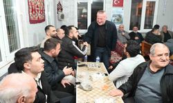 Başkan teravih sonrası vatandaşlarla buluştu