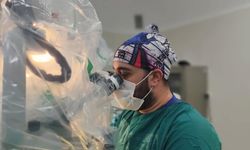 Bayburt'ta genç hastanın bel kayması ilk kez uygulanan gülen yüz tekniğiyle tedavi edildi