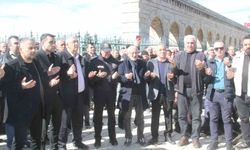 Beyşehir Gölü kıyısında rahmet ve berekete şükür için eller duaya açıldı