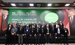 Bilal Erdoğan: 'Dünya beşten büyüktür diyen bir liderimiz varken gelin bu çürümüş düzene muhalefet edelim'