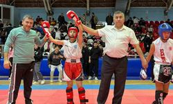 Bilecikli kick boksçular Manisa'da büyük başarı elde etti