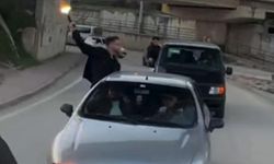 Bilecik'te bir konvoyda havaya ateş eden şahıs pes dedirtti