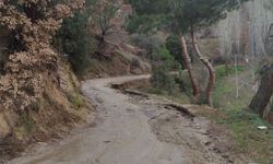 Bozuk yol yağışların ardından çileye döndü