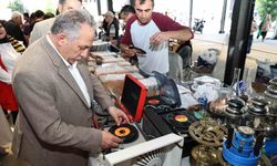 Bu pazar antikacılar buluşuyor