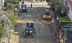 Büyükşehir'in yol yenileme çalışmaları sürüyor