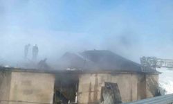 Çaldıran'da ev yangını