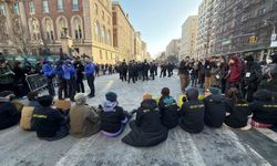 Columbia Üniversitesi önünde ICE protestosu: 10 öğrenci gözaltına alındı