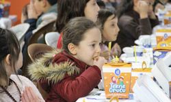 Çorum'da 'tekne orucu' coşkusu: Yüzlerce çocuk aynı anda iftarını açtı