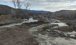 Çorum'da ulaşıma kapanan yolda ulaşım geçici köprüden sağlanacak
