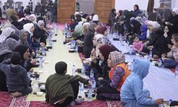 Çorum'dan Suriye'ye gönül köprüsü: Savaşta zarar gören camide günde yüzlerce kişi iftar sofrasında buluşuyor