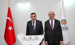 Cumhurbaşkanı Yardımcısı Yılmaz'dan Başkan Er'e tebrik