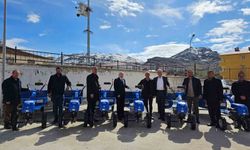 Çüngüş'te üreticilere tarım aletleri dağıtıldı