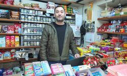 Dede mesleği Köy bakkalı hizmete devam ediyor