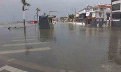 Deniz kabardı yollar göle döndü