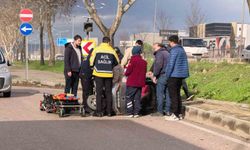 Devrilen triportörde annesi yaralanan çocuk gözyaşlarını tutamadı