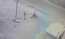 Diyarbakır'da feci kaza: Kamyonete çarptı, hayatını kaybetti