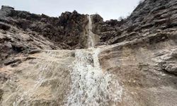 Diyarbakır'da kar ve yağmurun ardından şelale yeniden akmaya başladı