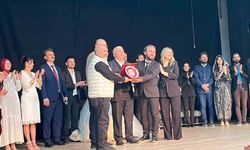 'Düğünümüz var Kütahya' tiyatro oyunu büyük beğeni aldı