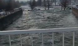 Elazığ'da kar suları eridi, dereler coştu