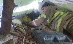 Enkaz altında hafızalara kazınan anlar: 'Çay içelim' teklifi ve küçük Zehra'nın kurtuluşu