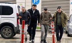 Fırça sapıyla dehşet : Arkadaşlarını ağır yaraladılar, 2 kişi tutuklandı