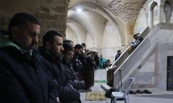 Gazze'deki Büyük Ömer Camii'nde teravih namazı kılındı