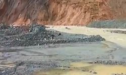 Heyelan nedeniyle açılan alternatif yol sular altında kaldı