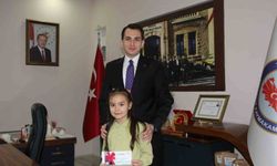 Hisarcık Kaymakamı Erkan Atam'dan il birincisi öğrencilere ödül