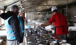 Hükümlülerce hazırlanan iftar yemeği 3 bin kişiye ulaştırılıyor