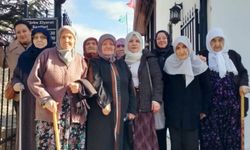 Huzurevi sakinleri Şeyh Edebali Türbesinde