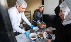 İftar bereketi Büyükşehir'in aşevinden sofralara uzanıyor