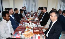 İftarda uluslararası öğrencilerle bir araya gelindi