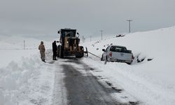 Iğdır'da kapalı 5 köy yolunda çalışmalar devam ediyor