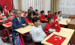 İkinci dönemin ilk dersinin konusu 'Bayrak'