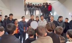 İlahi akımına Elazığ'da katıldı