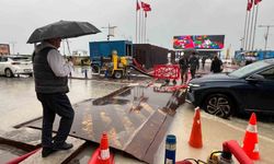 İzmir'de 'Venedik'i andıran manzaralar oluştu