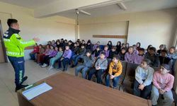 Jandarmadan öğrenci ve vatandaşlara trafik eğitimi